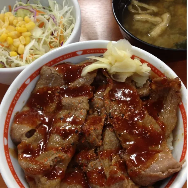 焼き牛丼。つい、安さとおいしさで食べてしまう！(*^_^*)|takapiroさん