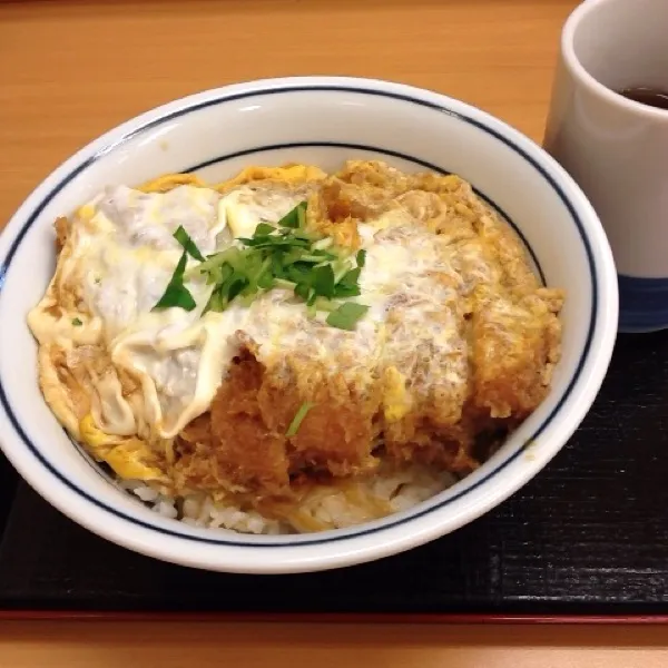 カツ丼(梅)。おひさのカツ！(*^_^*)|takapiroさん