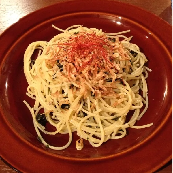 桜エビと焼き海苔のスパゲティ。カリカリの桜エビが美味しい！|takapiroさん