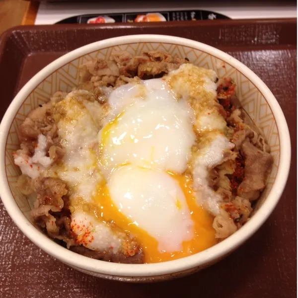 わさび山かけ牛丼温たまトッピング。
(*^o^*)|takapiroさん