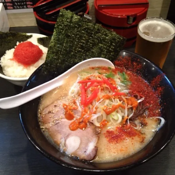 辛辛ラーメン、明太子ごはん。辛いとビールが進む～！(*^o^*)|takapiroさん