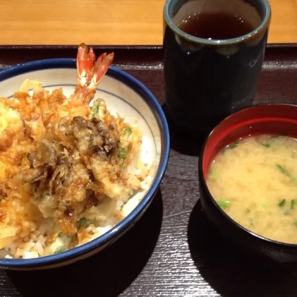 小天丼、舞茸トッピング。タレのしみこんだお米が、美味しい！(*^o^*)|takapiroさん