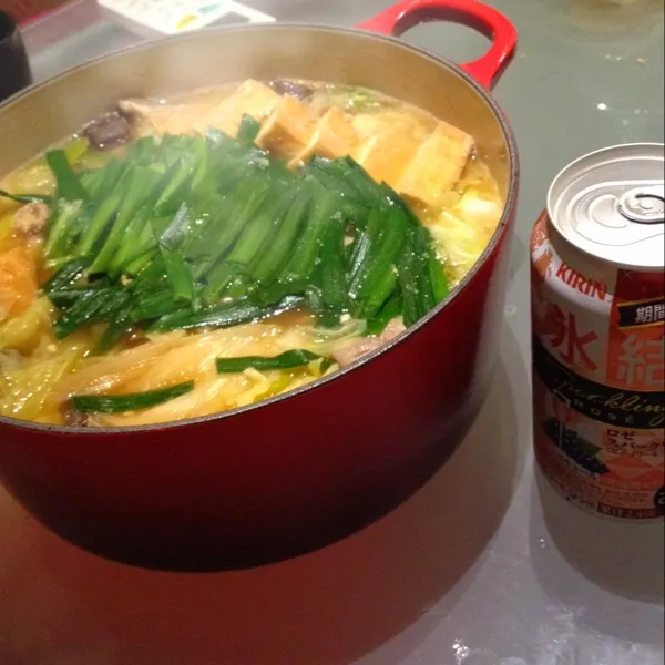 Snapdishの料理写真:夜:モツ鍋
手作りスープが美味かった！ニンニクショウがでスタミナ満点o(^▽^)o氷結ロゼスパークリングと共に♡|ぺろたんさん