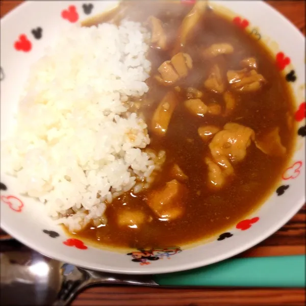 夜:チキンカレー
本日は辛口＆ニンニクショウガ入りでスタミナつけるぞぉ～o(｀ω´ )o|ぺろたんさん