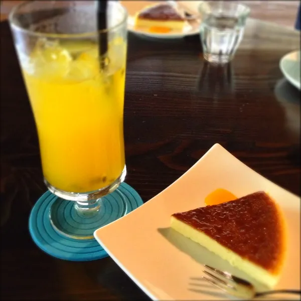 本当の古民家がカフェになりました☆
パッションフルーツジュースとチーズケーキをまったり食べました。落ち着くわ～(*^^*)|ぺろたんさん