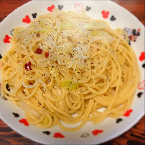 昼:ネギとしらすの和風パスタ
ピリ辛でうま〜い*\(^o^)/*|ぺろたんさん