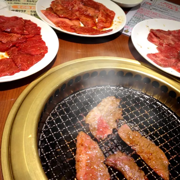 夜:焼肉食べ放題
肉の誘惑に負けました〜o(｀ω´ )o|ぺろたんさん