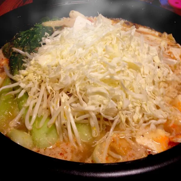 夜:坦坦鍋
野菜がシャキシャキでウマイ！〆はラーメン投入‼ゴマがまろやか〜|ぺろたんさん