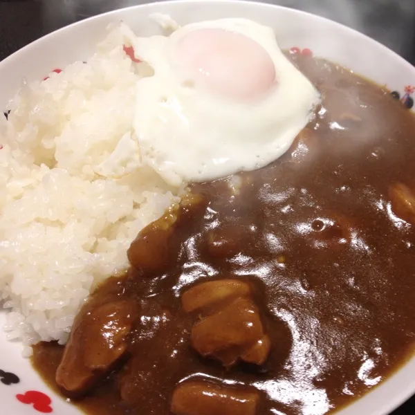 夜:チキンカレー 目玉焼き添え
あめ色玉ねぎの甘みがイイカンジ☆|ぺろたんさん