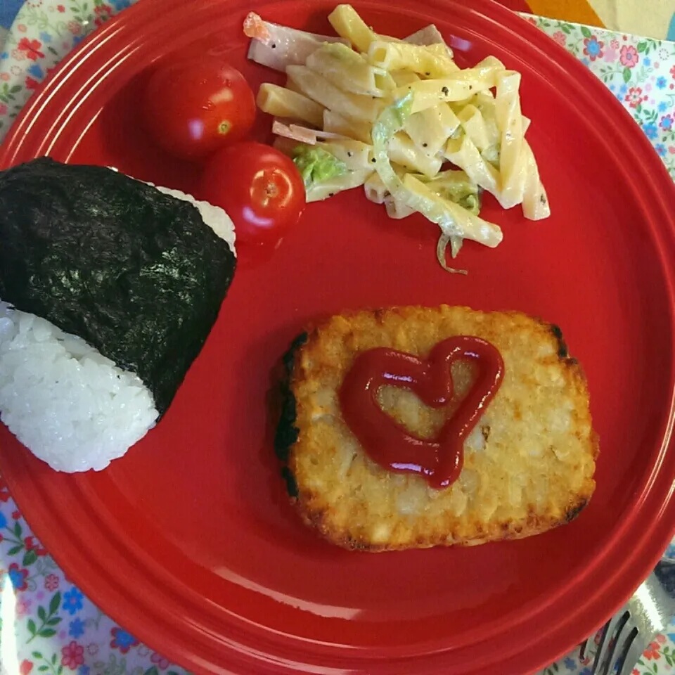 満腹朝ごはん。ヽ(●´∀｀●)ﾉごっちー。

引き割納豆オニギリ☆ハッシュドポテト☆昨日のマカロニサラダ☆プチトマト☆ヨーグルト☆|音風さん