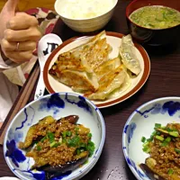 Snapdishの料理写真:手作り餃子と麻婆茄子、中華風スープ|Lucyさん