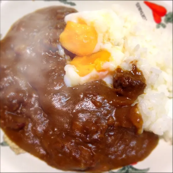 今日は嬉しいサプライズ♥️
お誕生日プレゼントにカレーにかぼちゃのサラダ、紅茶のシフォンケーキ頂きました♡
どれもメチャ旨すぎる〜
別の友達から頂いた三元豚のロールステーキにハンバーグも焼きました|Yuriさん