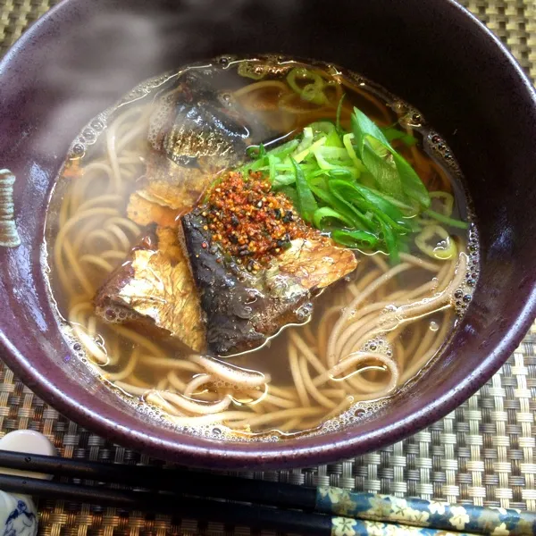 おはよう(✿´ ꒳ ` )ﾉ
旦那の朝ごはんはニシン蕎麦！京都といえばニシン蕎麦やねん♥美味いよ〜
私の朝ごはんは手作り羊羹と抹茶ゼリーで作った抹茶パフェ！抹茶ゼリーが柔らかすぎた(꒪ȏ꒪;)|Yuriさん