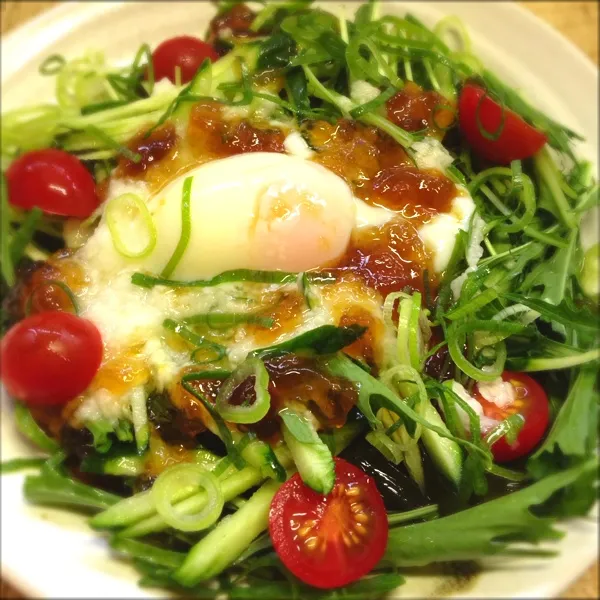 Snapdishの料理写真:三日目こんにゃくランチは ワカメこんにゃく麺
とろろと温玉で ぐちゅぐちゅにしていただきまーーす！
でも 付いてたポン酢ジュレでは物足りなく 麺つゆと柚子胡椒追加！！
ゴチでした( ´ ▽ ` )ﾉ|Yuriさん