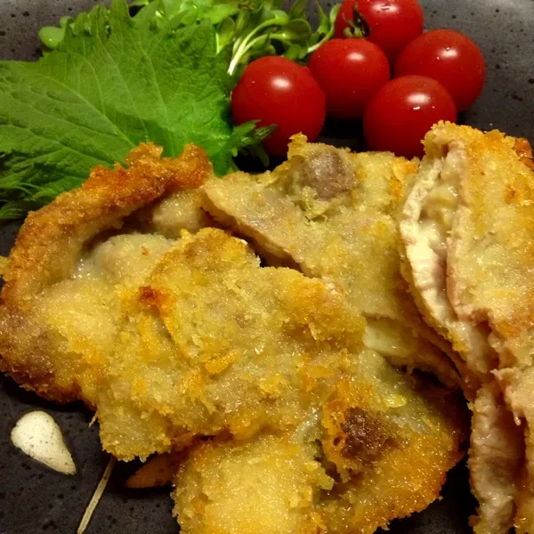 今日のご飯( ´ ▽ ` )ﾉトンカツチーズ挟み 漬けマグロ 私は刺身こんにゃく 切り干し大根
山椒が出てきました〜！
酔っ払ってるから掃除出来るだろうか・・・|Yuriさん