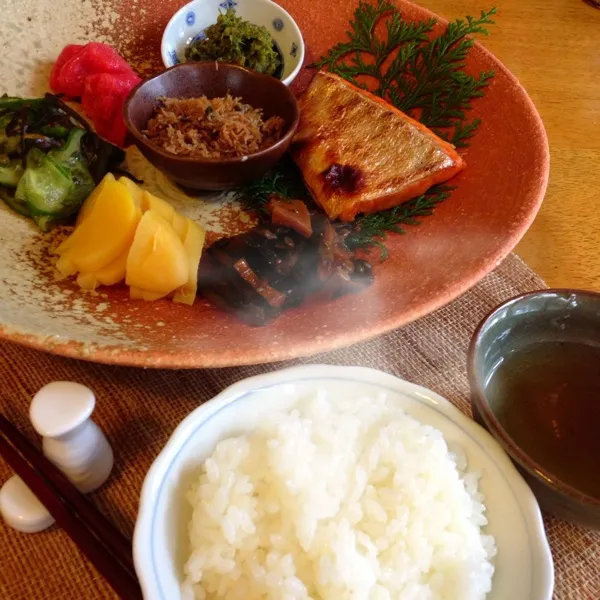 炊きたてアツアツご飯と 大好きなご飯のお供を集めてみました♡
美味しいご飯食べたら ミサイル撃つ気なんてなくなるって！|Yuriさん