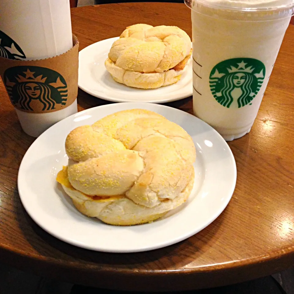 Caffe Americano, Caramel Cream Frappuccino & Spam Classic, Egg & Cheddar on Kaiser Bread!|iamfem05さん