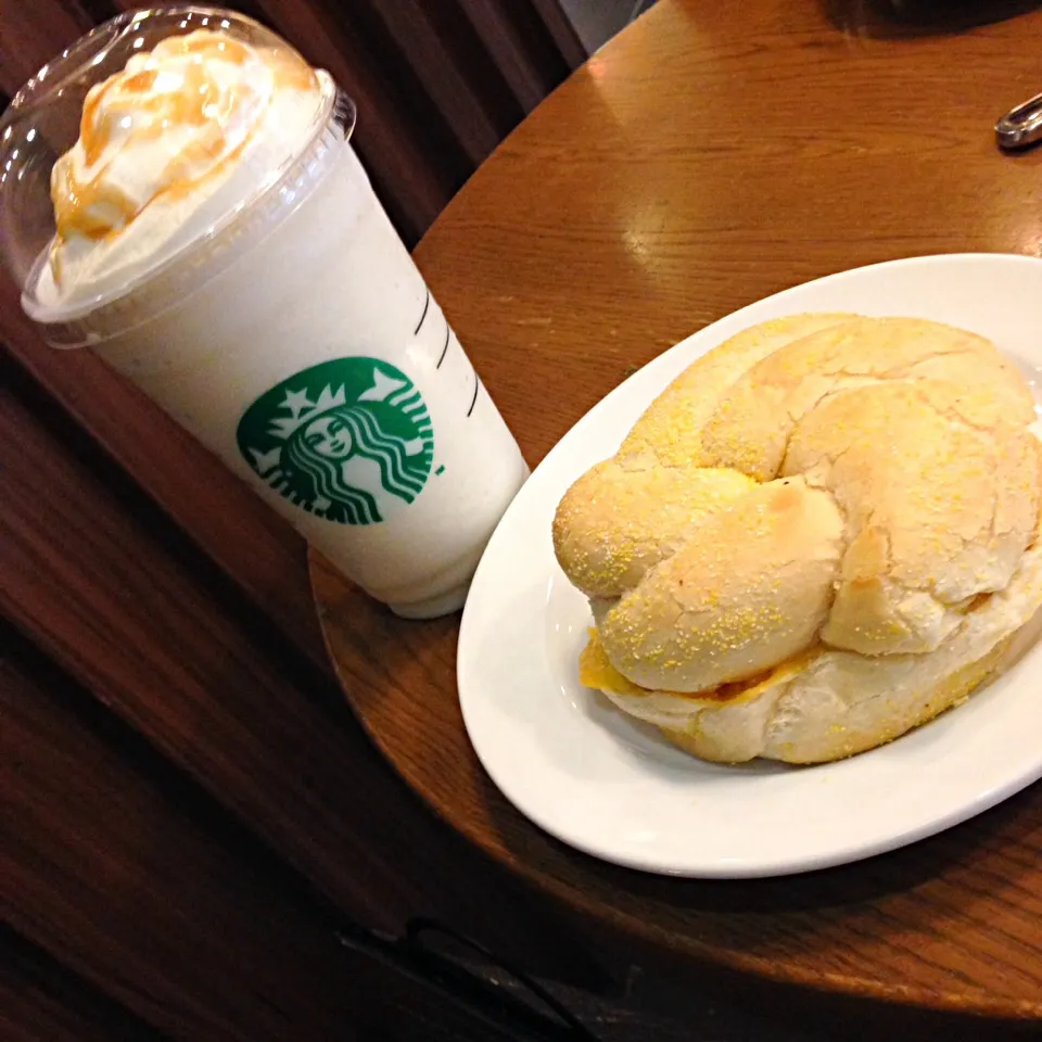 Caramel Cream Frappuccino & Spam Classic, Egg & Cheddar on Kaiser Bread!|iamfem05さん