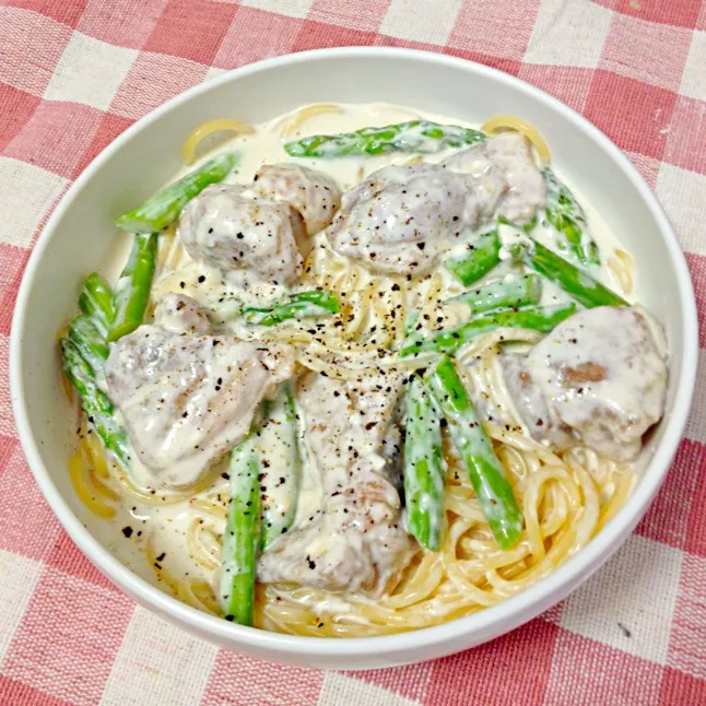 Snapdishの料理写真:鶏肉とアスパラのクリームチーズスープスパゲティ|あめりさん