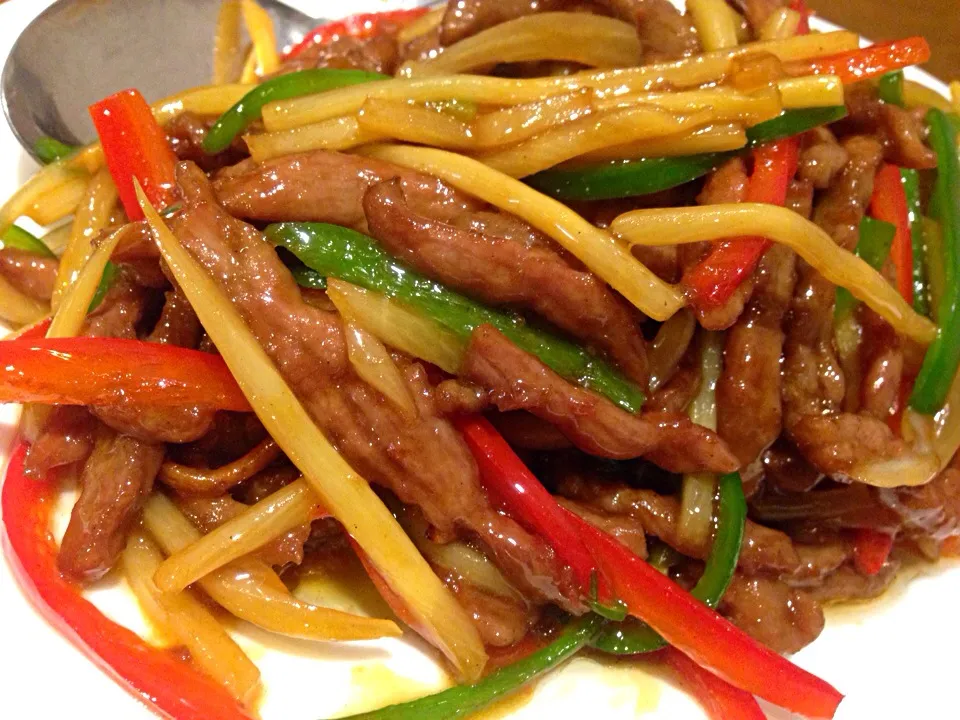 横浜中華街・京華樓本館  青椒肉絲🇨🇳|ゆうじ.さん