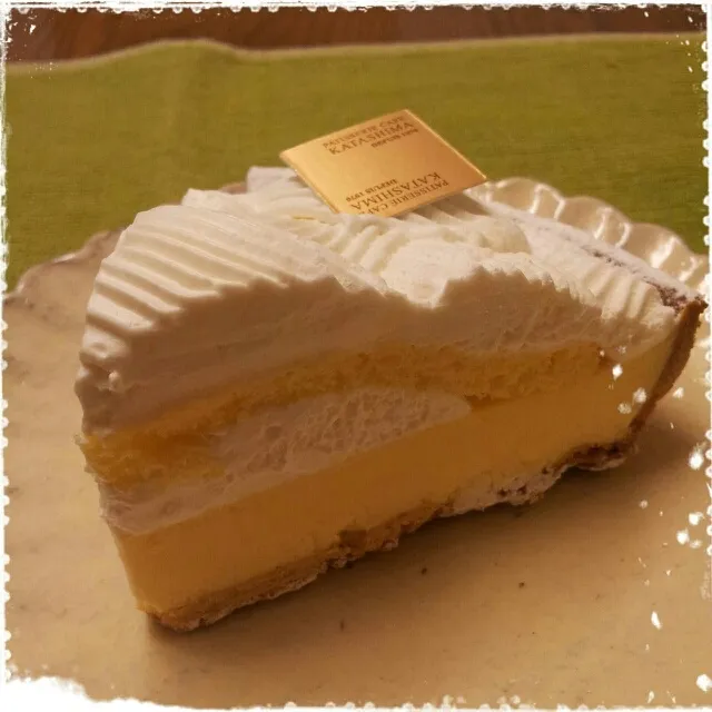 ベイクドチーズ
濃厚チーズケーキに生クリームもりもりです(*´∀｀)
このケーキ屋さんで一番お気に入り♡|sakanechiさん