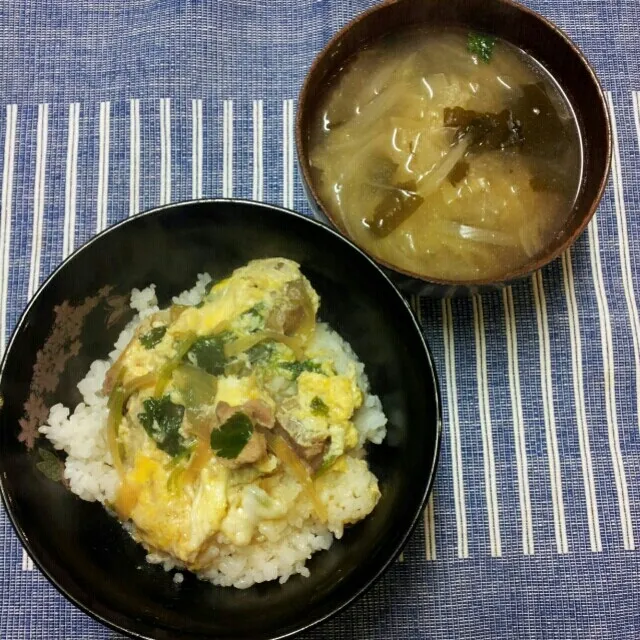 親子丼＊味噌汁＊刺身切り落としとアボカド和え
刺身好きな子供たちに買ったら、まさかのアボカド嫌いでした！！なんで、大人のツマミになりました♪
アップしきれてなかったから、再投稿です。リアクション頂いた方ご免なさいm(__)m|sakanechiさん