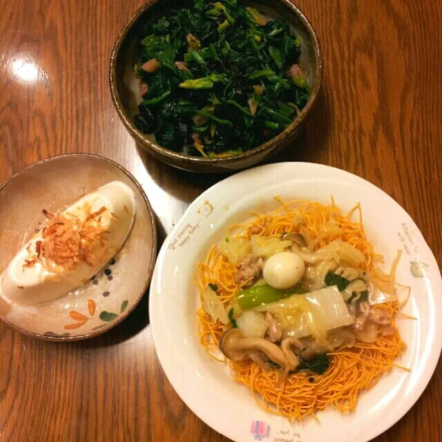 長崎皿うどん＊冷奴＊ほうれん草と海苔のお浸し
ほうれん草が甘くて美味しい♪
磯のいい匂いがする美味しい海苔と、よく合いました(^^)v|sakanechiさん