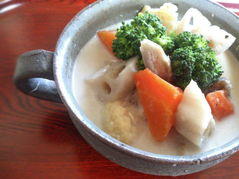 根菜の白味噌シチュー～クリームチーズ仕立て～