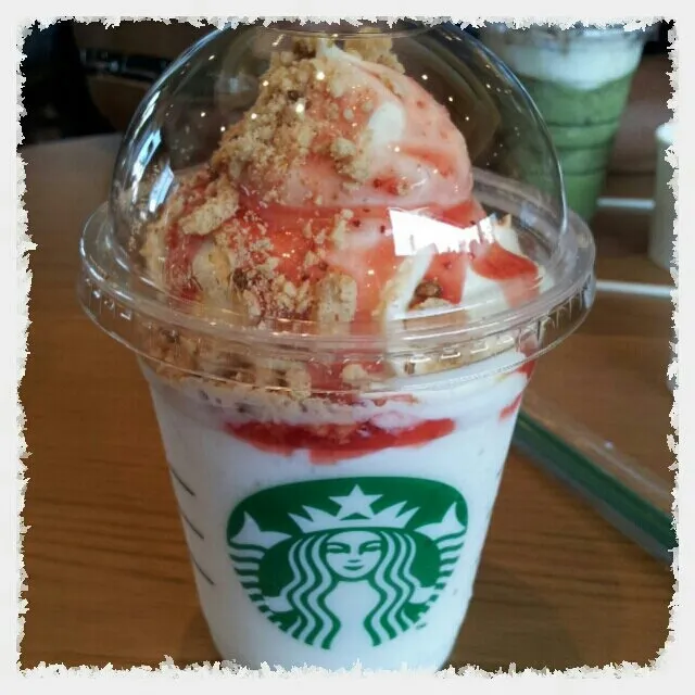 ストロベリーチーズケーキフラペチーノ
お盆帰省中にフラぺいただきました(*^-^*)
スゴく美味しかった~☆
抹茶ブラウニーのもウマウマでした♡|sakanechiさん