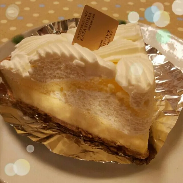 ベイクドチーズ
ちょっと前に食べました~♪
濃厚ベイクドチーズケーキに生クリームも乗ってて、このケーキ屋さんの大好きケーキです(*´∀｀*)|sakanechiさん