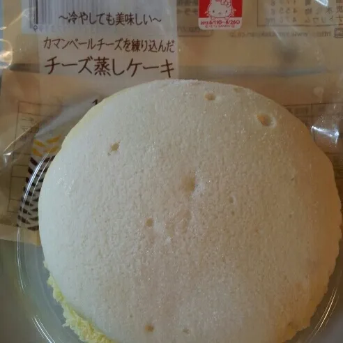 カマンベールチーズを練り込んだチーズ蒸しケーキ
キンキンに冷やしました♪蒸しケーキ自体もしっかりチーズ味に加えて、チーズクリームも濃厚~(＊´∀｀＊)
美味しかったです(^_^)v|sakanechiさん