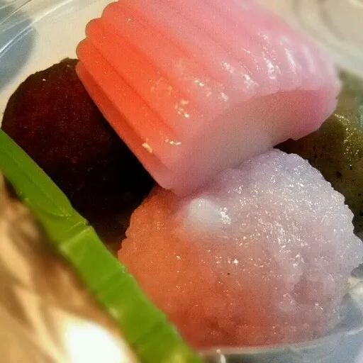 秋といえば、おだんご…。
和菓子が美味しい季節になりました♪|syrupenさん