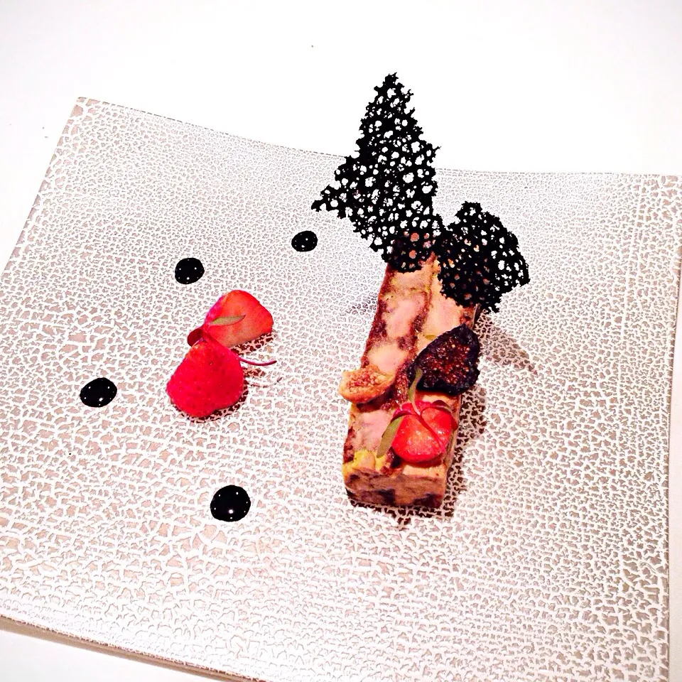 Snapdishの料理写真:Foie gras, black fig, strawberry, balsamic|takamitsuさん