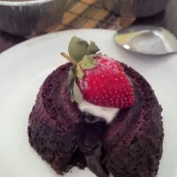 Snapdishの料理写真:melted choco cake|ike razakさん