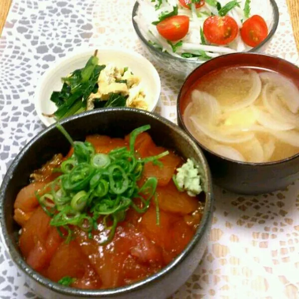 ☆まぐろの漬け丼
☆小松菜とうす揚の煮浸し
☆大根と大葉のサラダ|まりーんさん