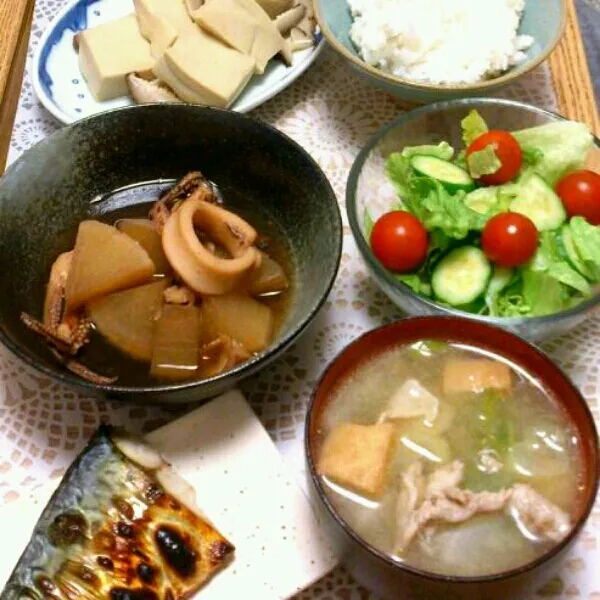 ☆さばの塩焼き
☆豚汁
☆いかと大根の煮物
☆高野豆腐
☆サラダ|まりーんさん