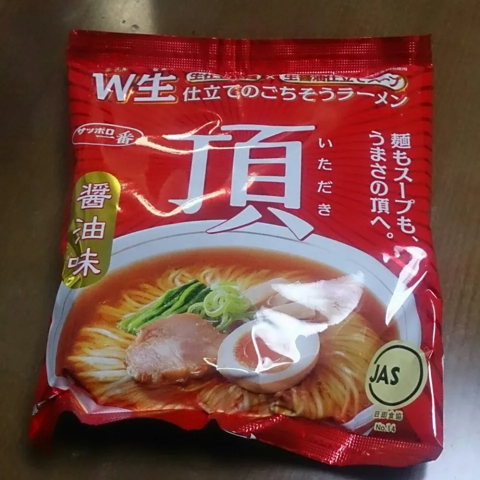 生麺感覚の麺を使用した袋麺では、感心したもの。
生醤油を使用したスープが美味しい！甘めの味わい深い印象的な味が、絶品と思った！麺はそれなり。
このスープはオススメしたい。|masahiroさん