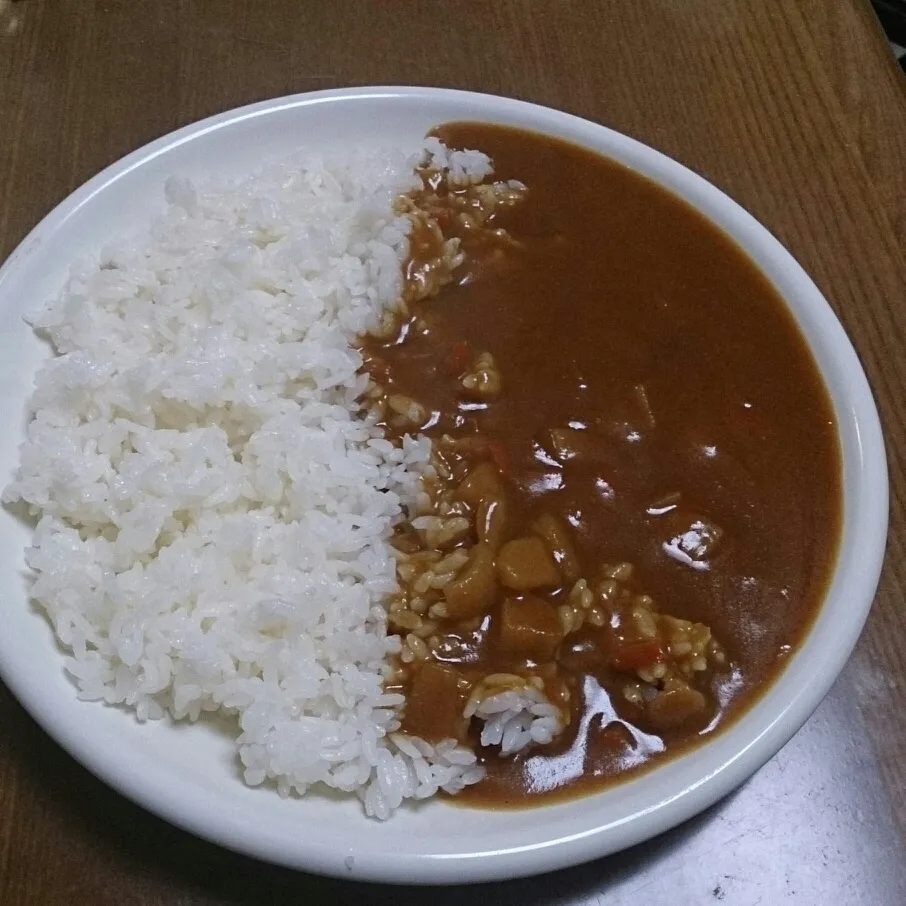 Snapdishの料理写真:おはよう！朝食は、ご飯残ってたので、58円の野菜カレー。充分。|masahiroさん