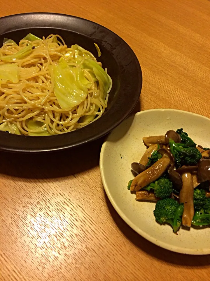 丹波しめじ炒め、キャベツとアンチョビのパスタ|miyusunさん