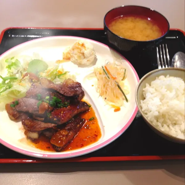 今日は肉の日！ステーキ定食1200円が500円！|hanyさん