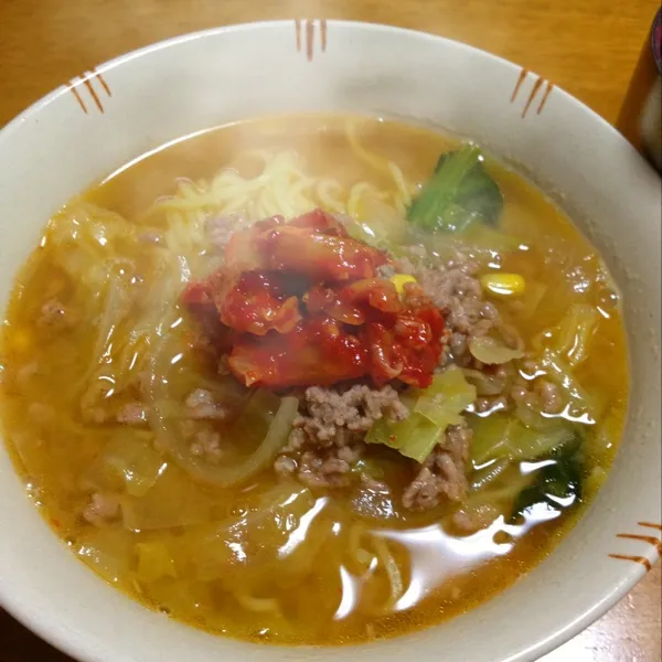 Snapdishの料理写真:このラーメンいける！野菜たっぷりで、作ってみたよ。|hanyさん