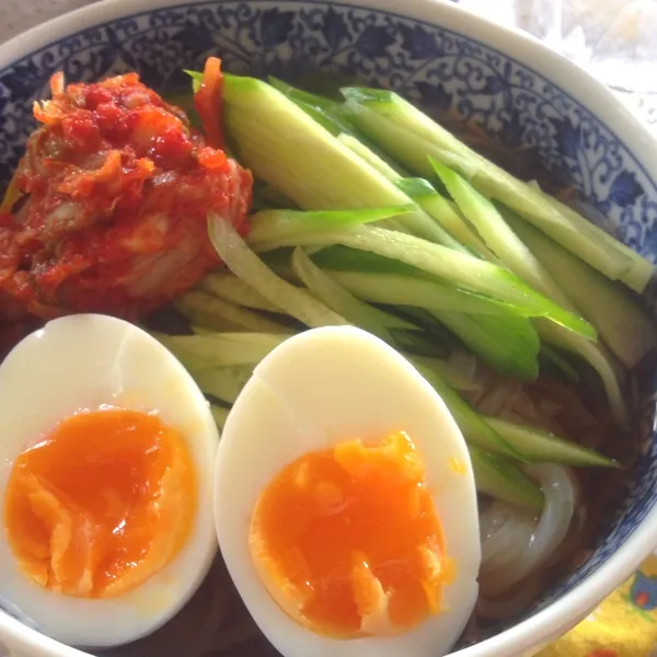 冷麺とかき卵スープでランチ！
ちょっと辛くしすぎちゃった。唇がビリビリしてる〜|chouchouさん