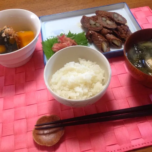 今日は和食ランチとなりました。
牛肉の八幡巻とかぼちゃの煮物。牛肉とごぼうってなんでこんなに美味しいのでしょうね！
かぼちゃの煮物も凄く美味しくできました。
デザートはきなことクリームチーズのムース、|chouchouさん