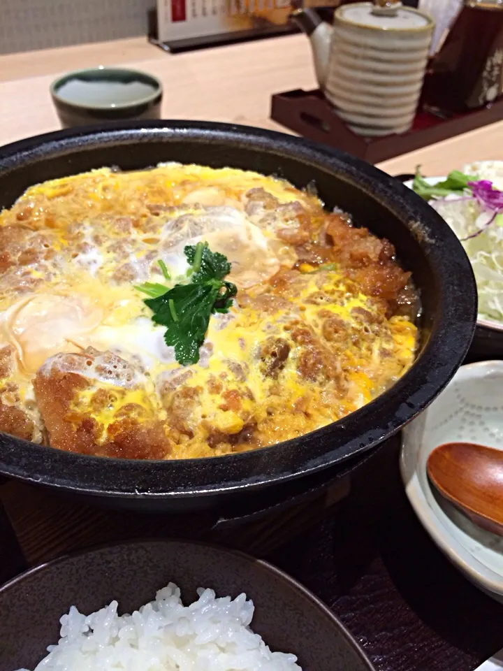 ロースかつ鍋御飯。カツ丼にして食べる（＾∇＾）|しーさん