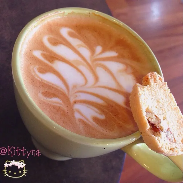 匚l-(￣0￣)🎀coffee💓|🎀Kittyna🌸さん