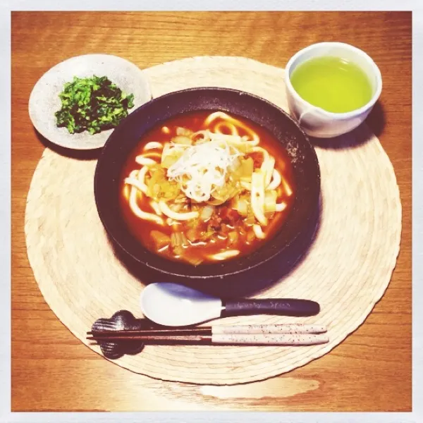 朝ごはん。
白菜と玉葱たっぷりのカレーうどん。
白菜、玉葱の和風出汁に
レトルトカレーをプラス。
白葱トッピング。
菜の花のマヨ和えサラダ、お茶。|月さん