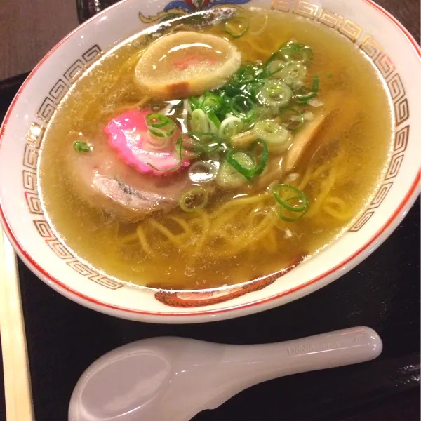 塩ラーメン♪
スープがとろみがついてて塩なのにコッテリでした！|もはもはさん♡さん