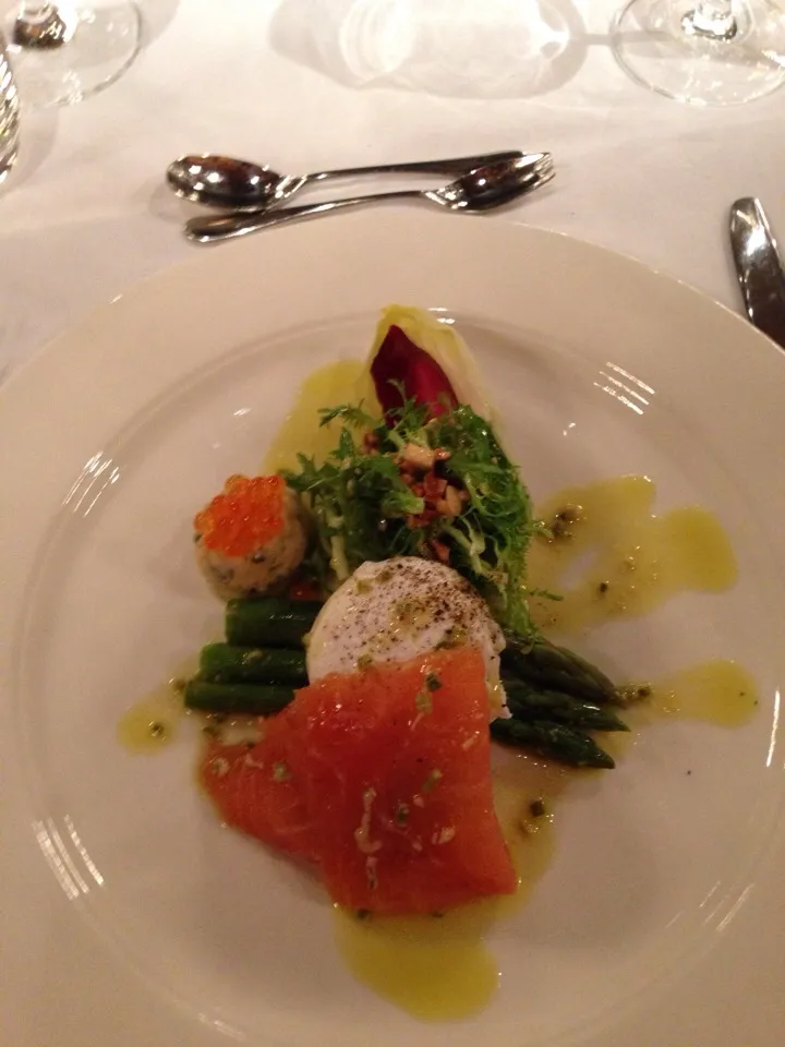 Trout mousse Salmon and Poached Egg|Steven Downesさん