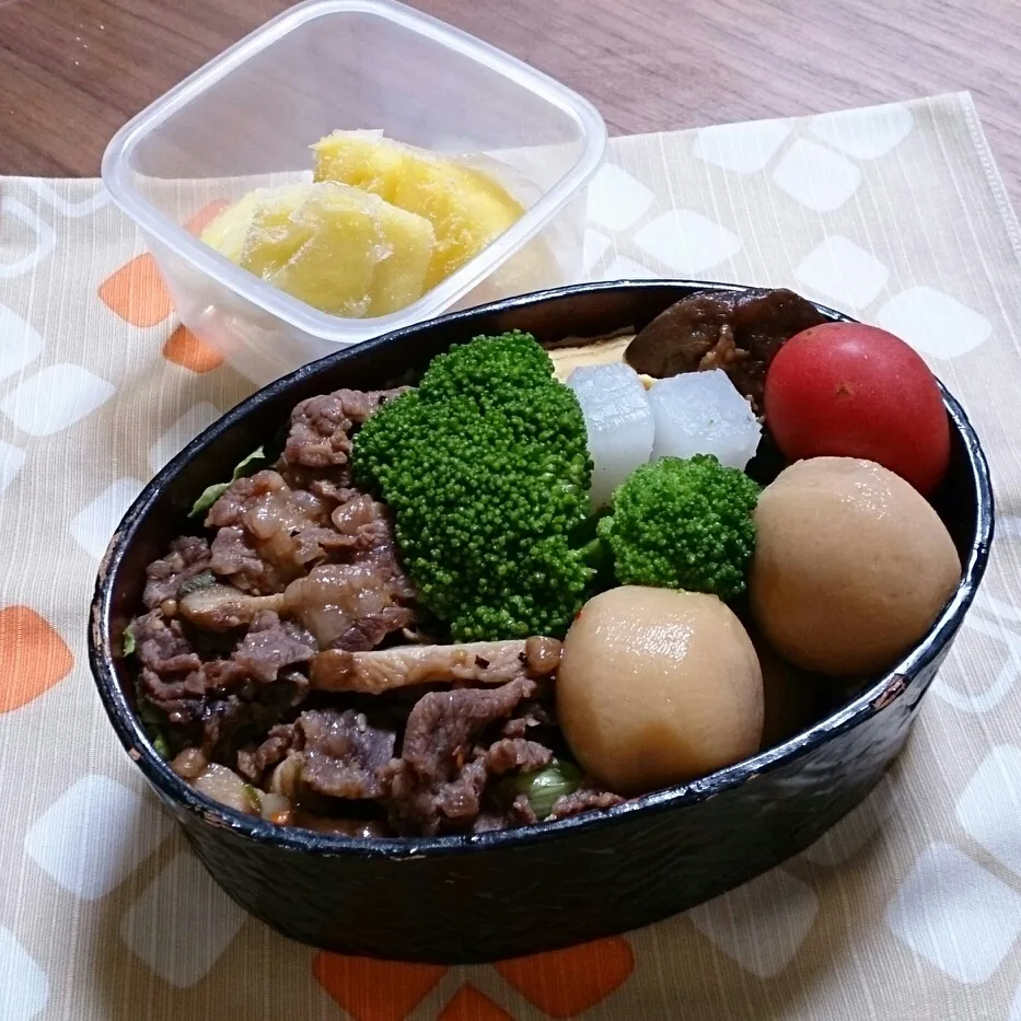 今日は何だかコロコロした弁当になってしまった。今年の母作ミニトマトは上等やねえ(^ー^)|sasakumanさん