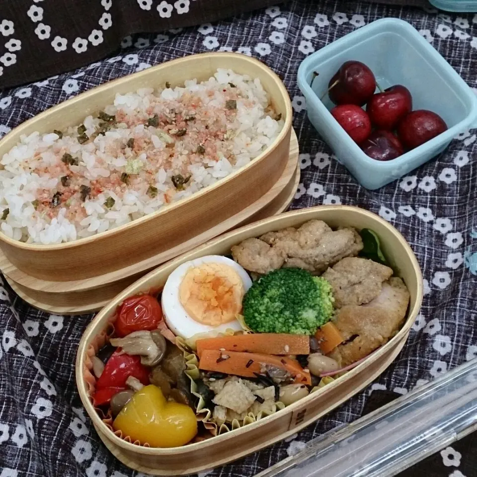 昨日のお弁当。ギューギューすぎて満員御礼。|sasakumanさん